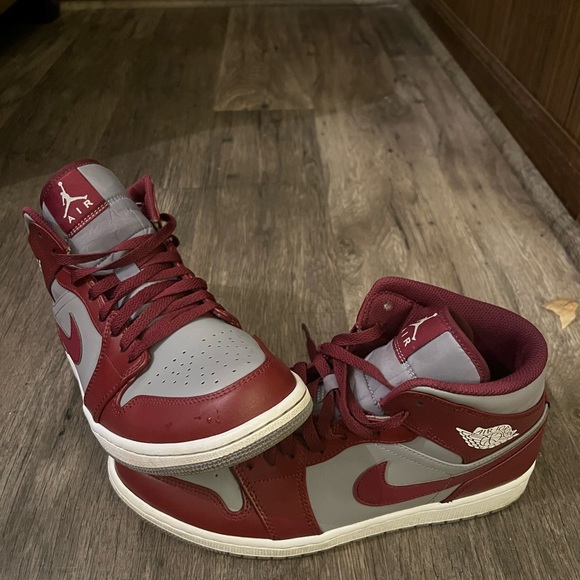 Jordan Other - Air Jordan 1 mid cherrywood red leather sneaker Nike size 9.5